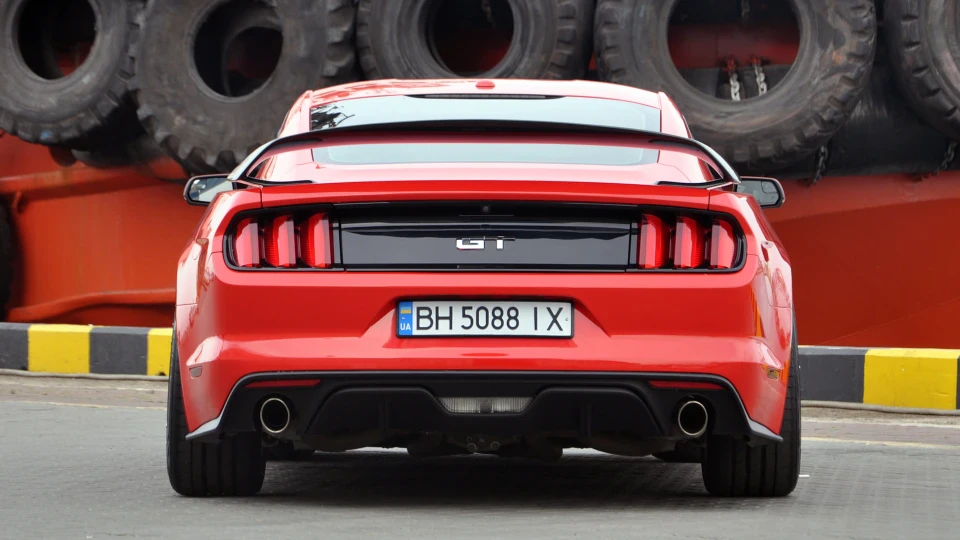 Ford Mustang GT 2
