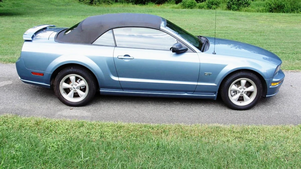 Ford Mustang GT 4