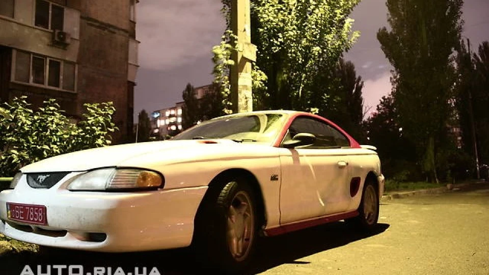 Ford Mustang GT 3