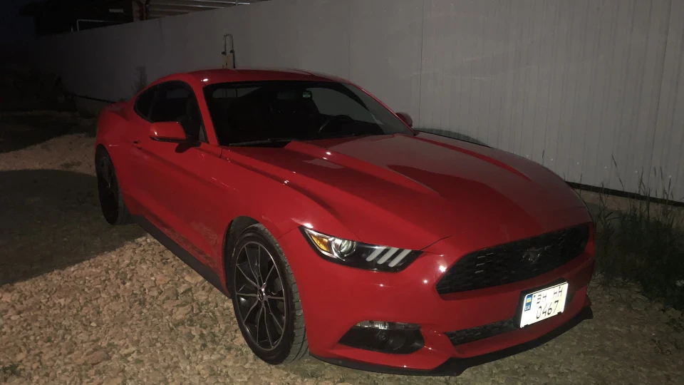 Ford Mustang Червоний та безпечний))) 2