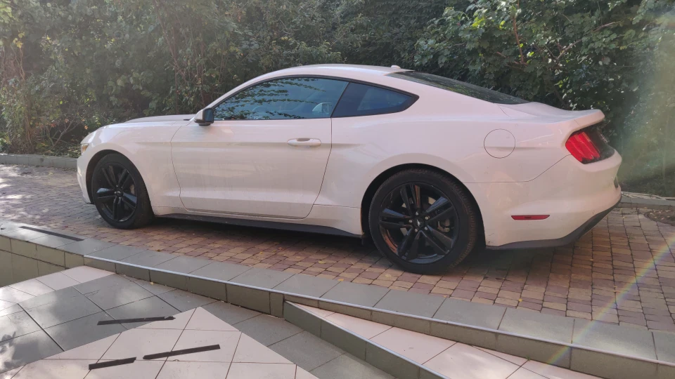 Ford Mustang Perfomance Package 3