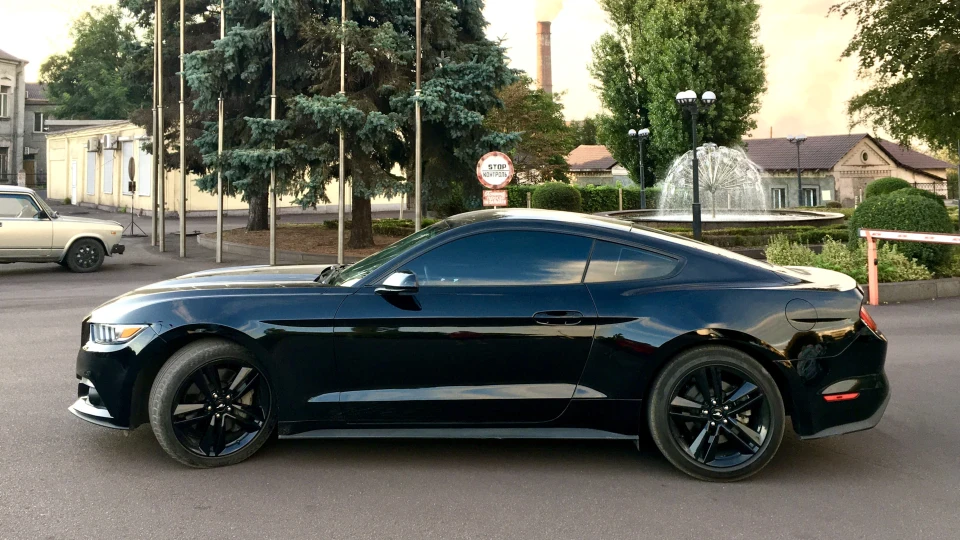Ford Mustang Performance 2