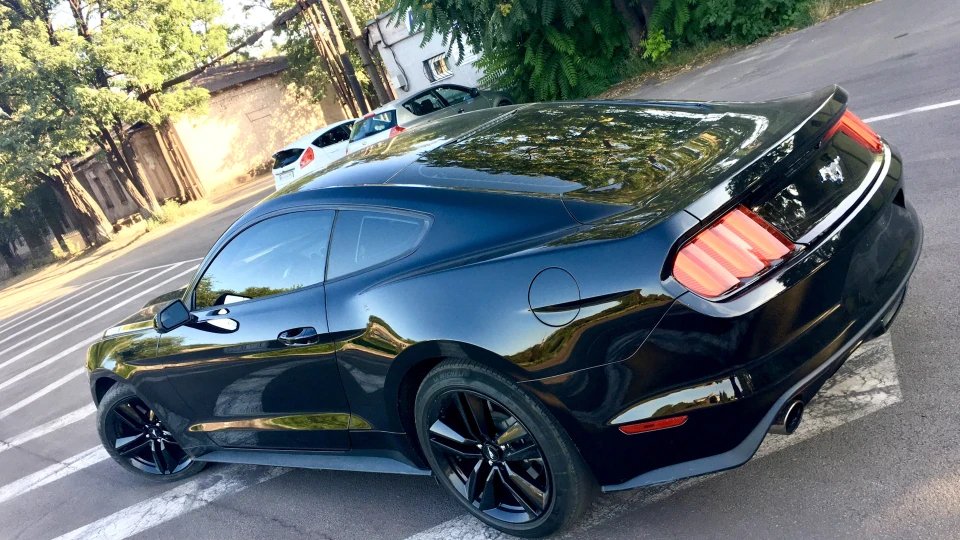 Ford Mustang Performance 4