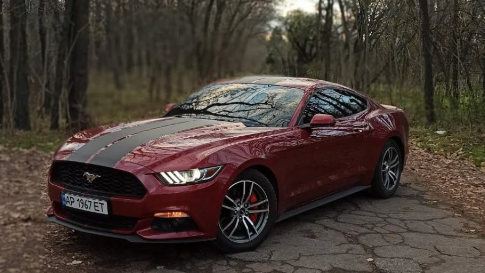 Ford Mustang RED 2