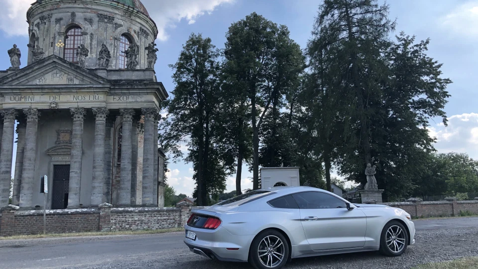 Ford Mustang “Silver Lining” 3