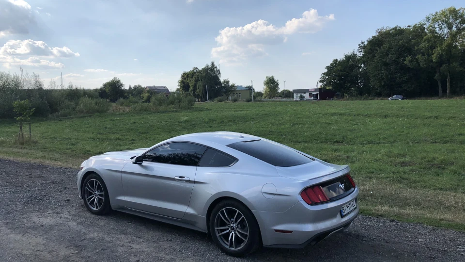 Ford Mustang “Silver Lining” 5