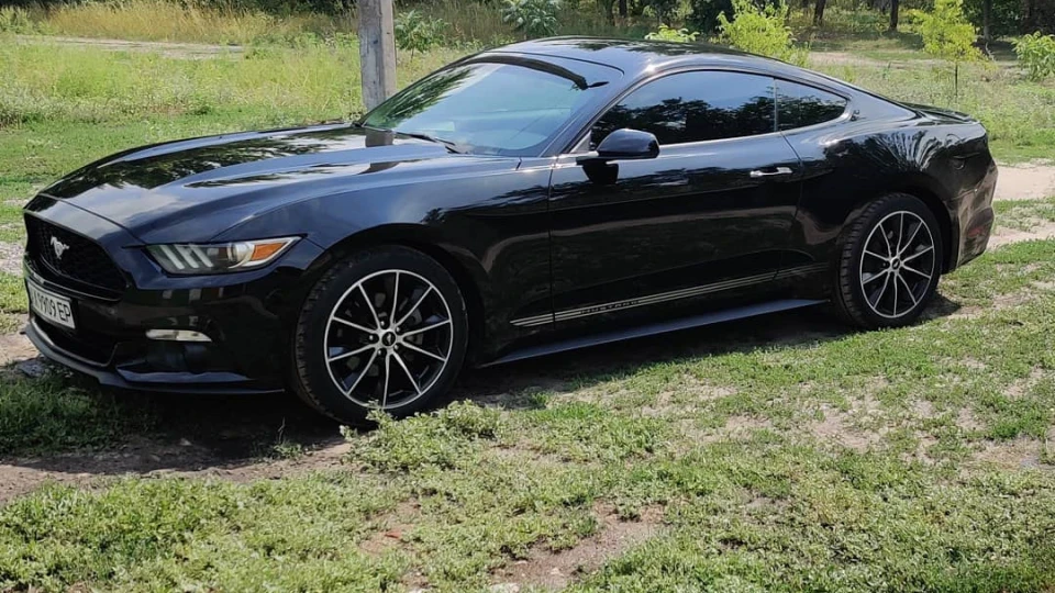 Ford Mustang Turbo boost black 2