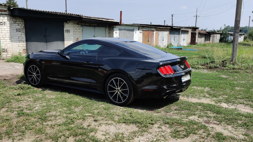 Ford Mustang Turbo boost black 5