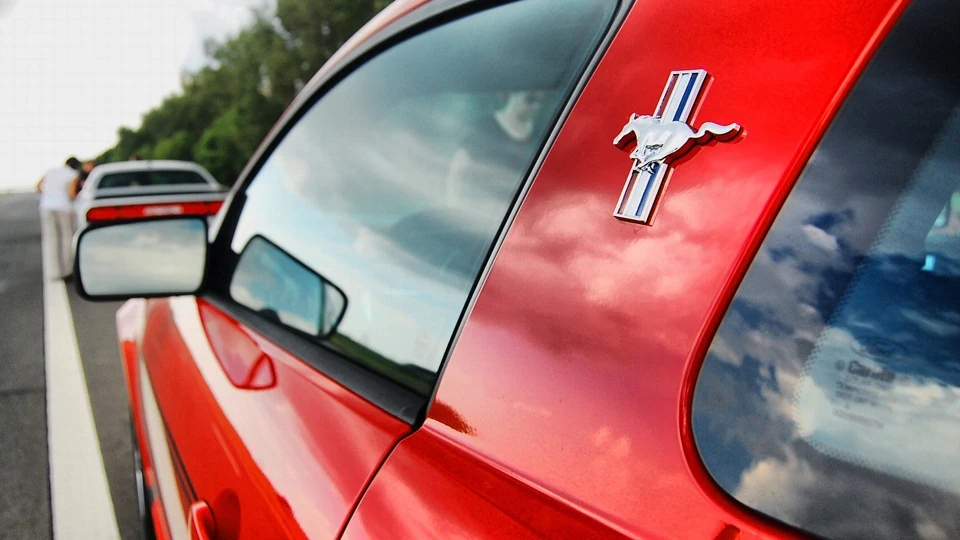 Ford Mustang V6 ♥♥♥ 2