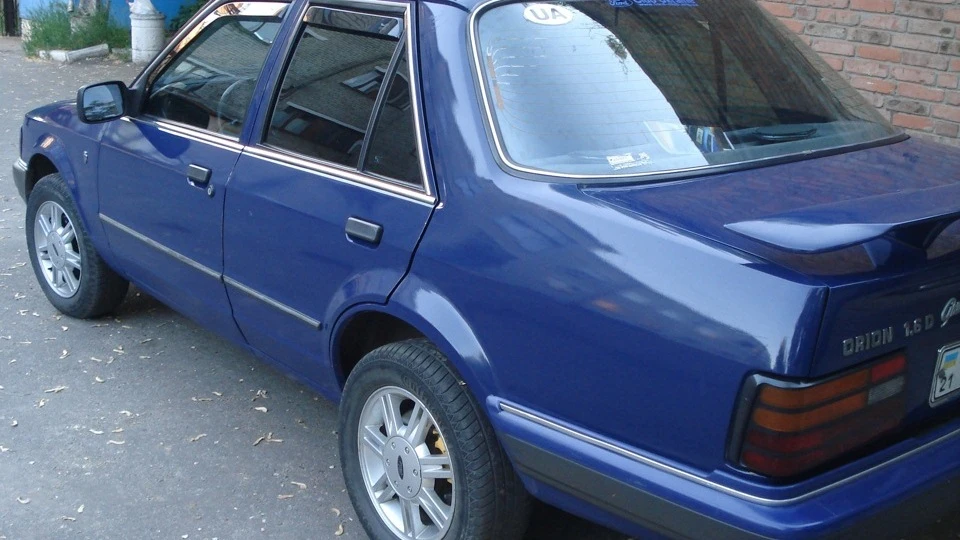 Ford Orion 1,8TD Chia синій 2