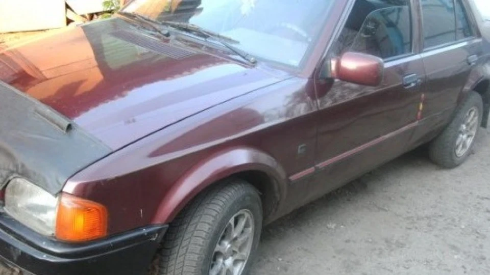 Ford Orion червоний металік