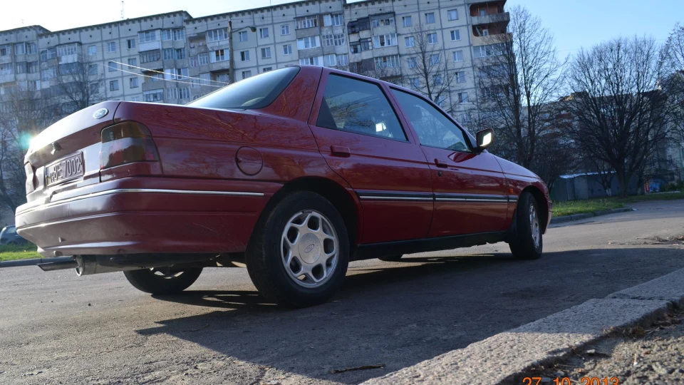 Ford Orion MK3 1.8D Ghia 3