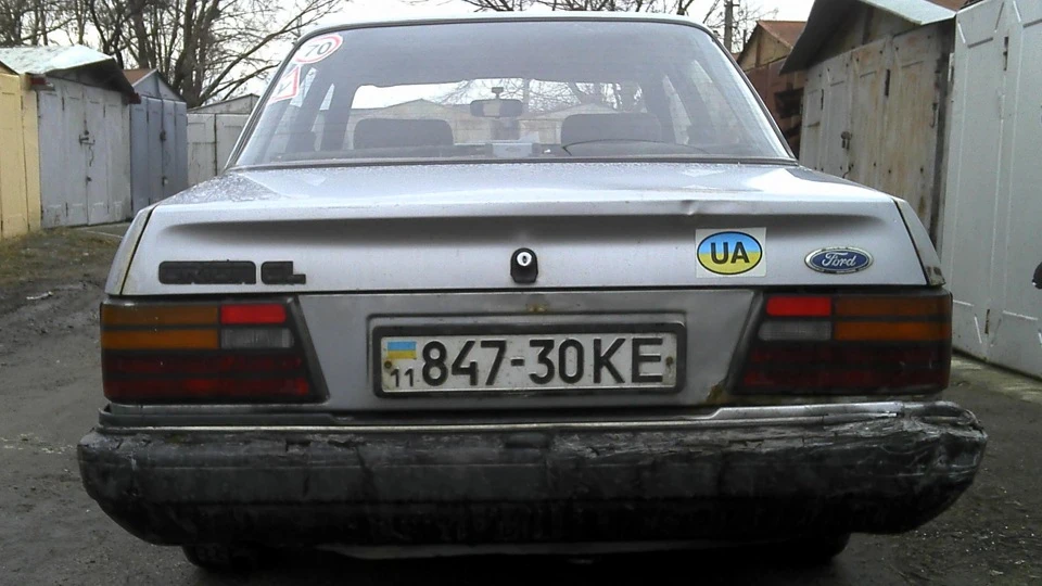 Ford Orion Сріблястий металік, 1.3