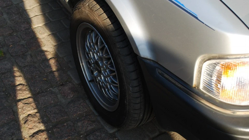 Ford Orion Сріблястий металік, 1.3 5