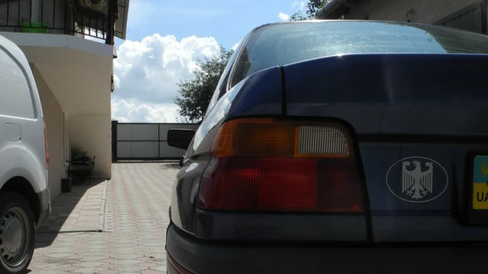Ford Orion Синій металік