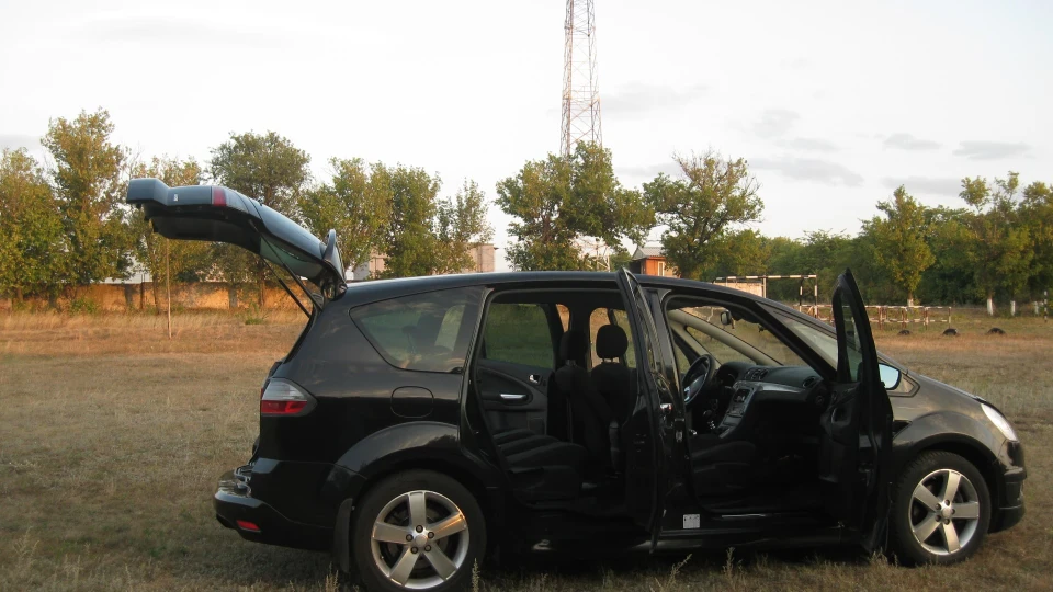 Ford S-Max 2,0 TDCI INDIVIDUAL 2