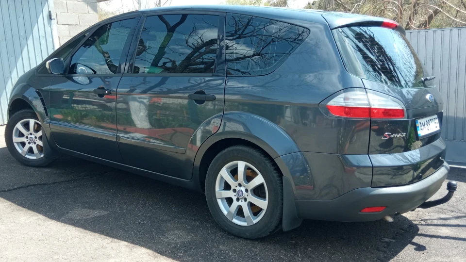 Ford S-Max Дволітровий корабель 2