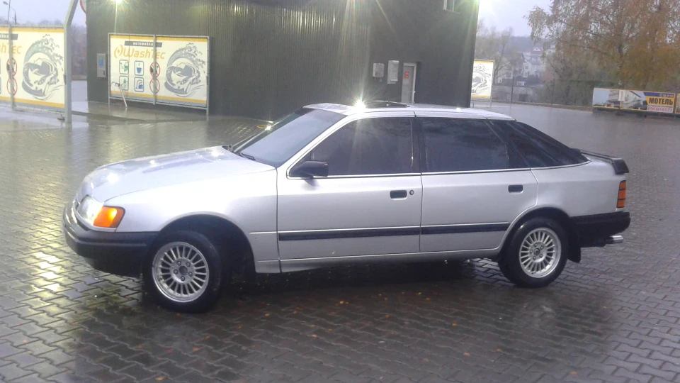 Ford Scorpio