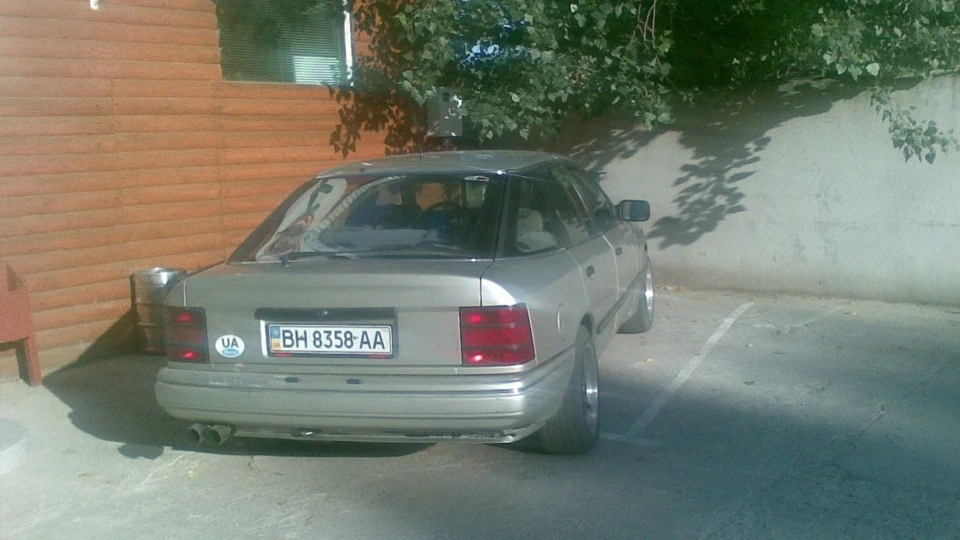 Ford Scorpio 4
