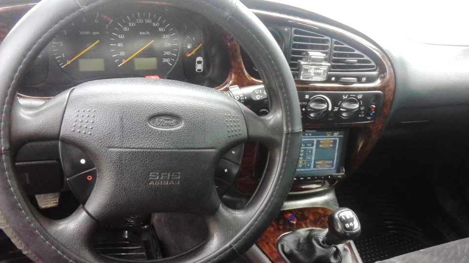Ford Scorpio 4