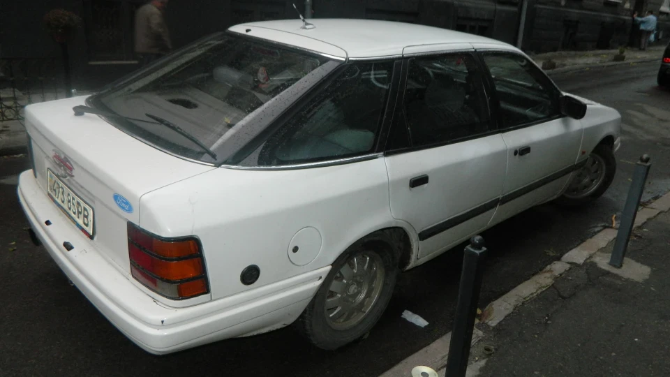 Ford Scorpio 4