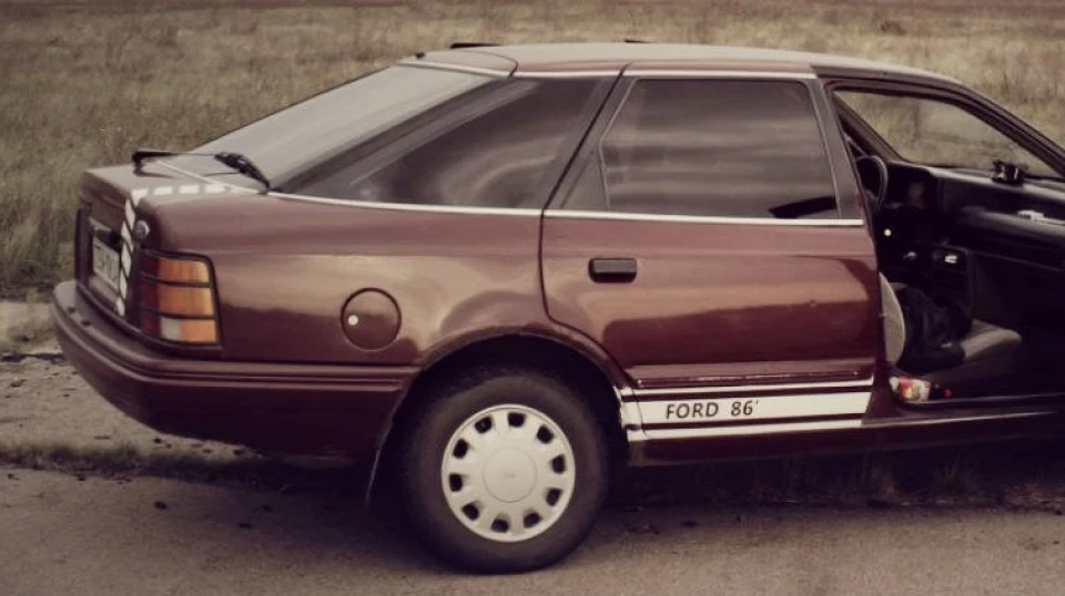 Ford Scorpio 2.0i GL 2