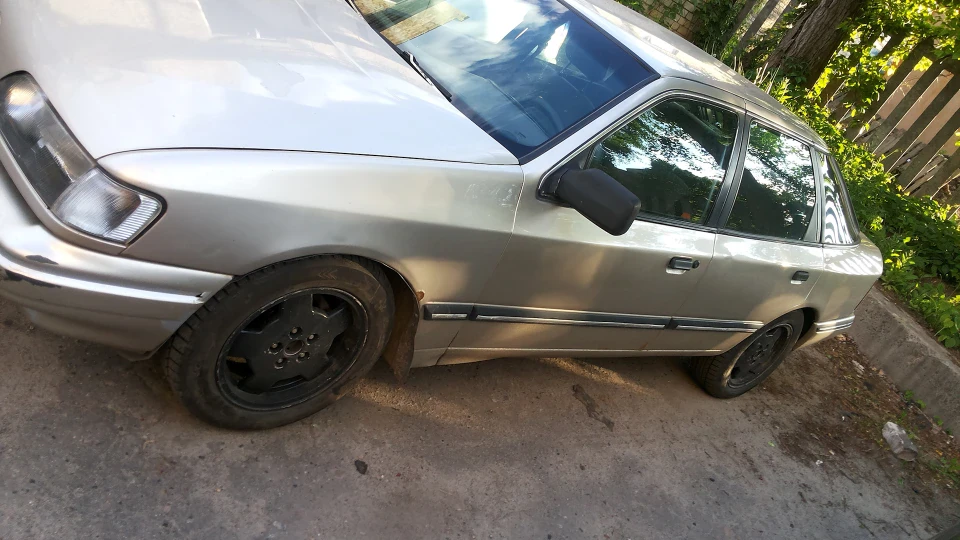 Ford Scorpio акваріум