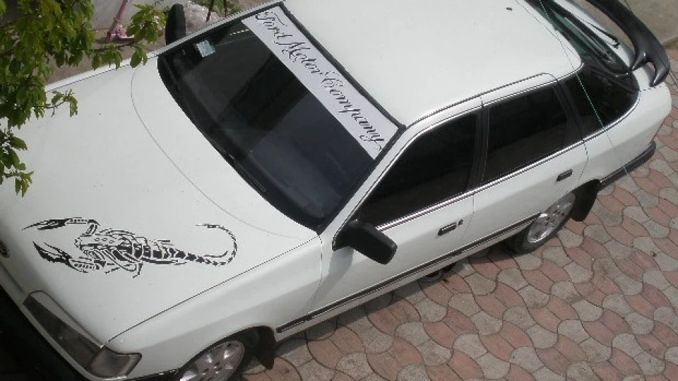 Ford Scorpio Білий мустанг 2
