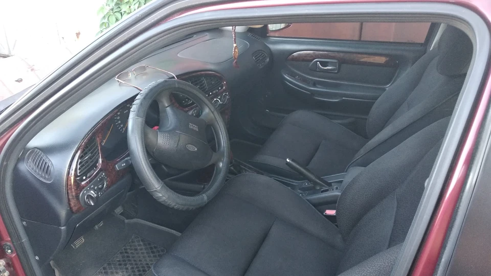 Ford Scorpio Червоний металік 2