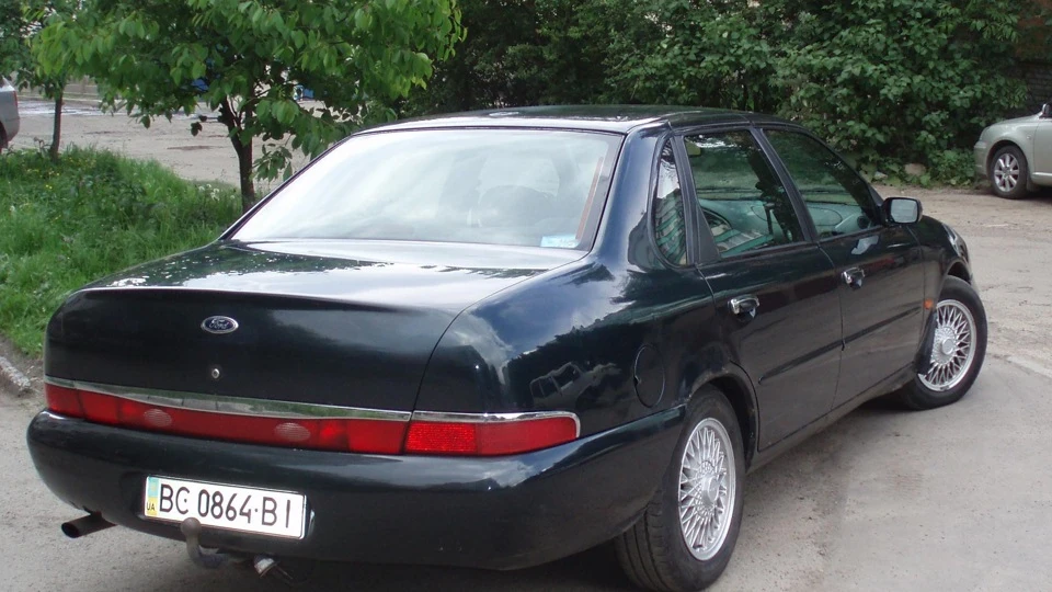 Ford Scorpio іржава ракета 3