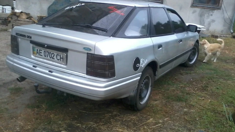 Ford Scorpio сріблястий металік 2.0 2