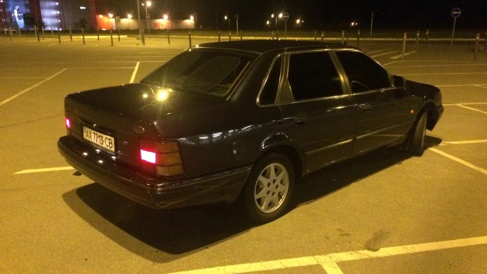 Ford Scorpio синьо-фіолетовий 4