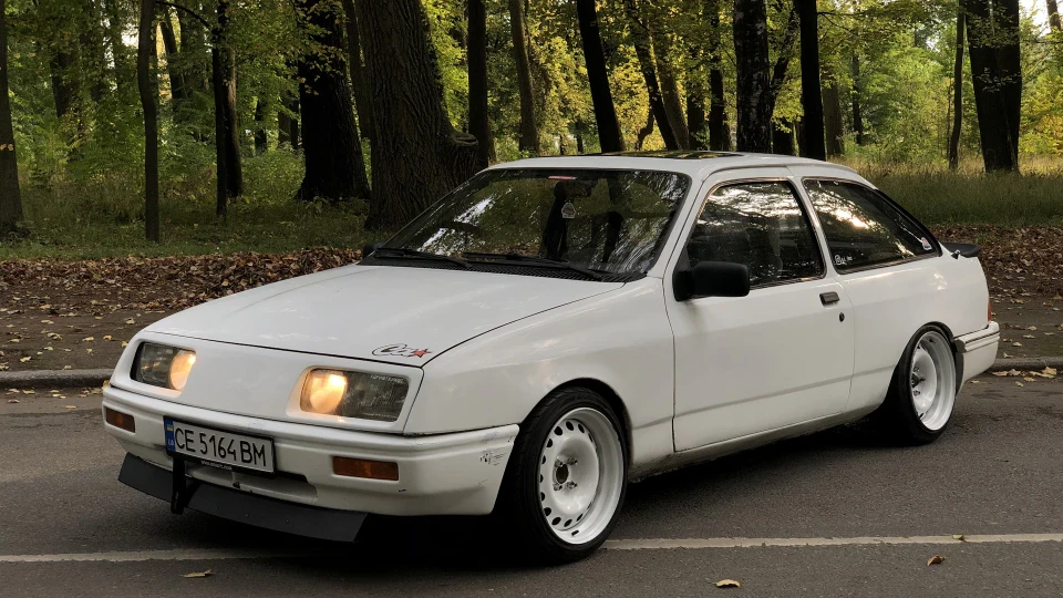 Ford Sierra スポーツクーペ 2