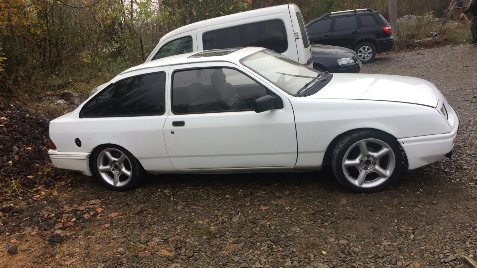 Ford Sierra スポーツクーペ 5