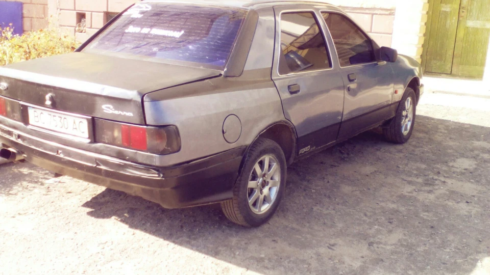 Ford Sierra 1.6 2