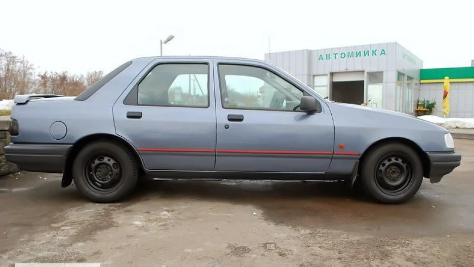 Ford Sierra 1.6i CLX "Sierr-ka"