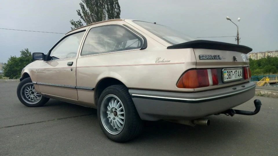 Ford Sierra 1.6L Exclusive 5
