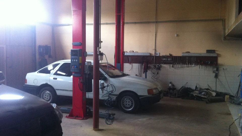 Ford Sierra 1.8 CVH CFI (R6A) 3