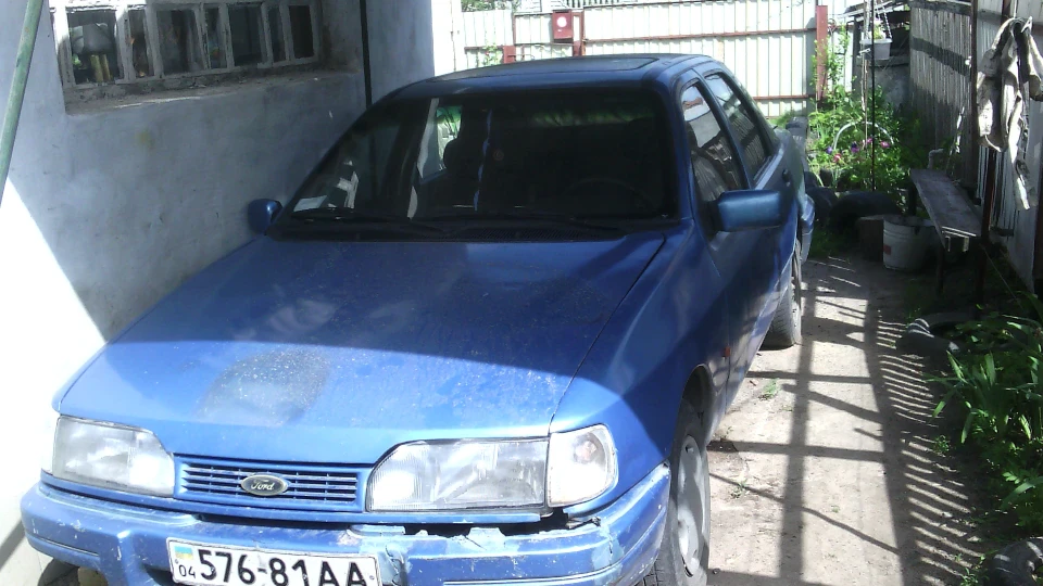 Ford Sierra 1.8 дизель. колір-форель