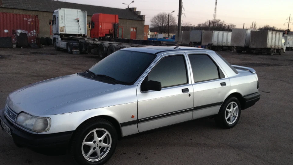 Ford Sierra 2.0 DOHC CLX 3