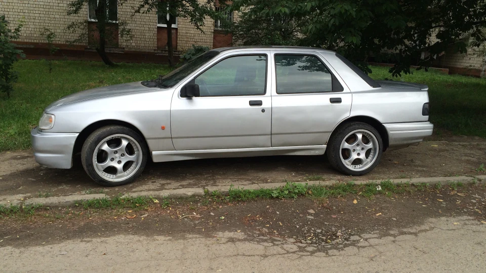 Ford Sierra 2.0 DOHC Ghia Rs 2