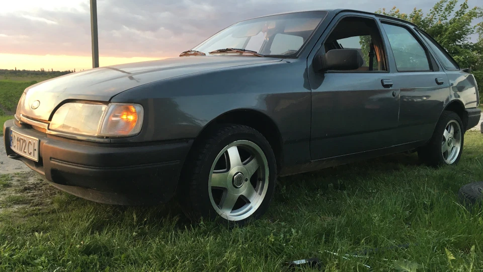 Ford Sierra 2.0 EFi "Space Gray" 4