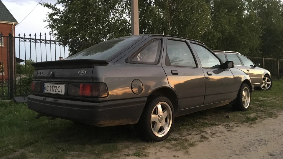 Ford Sierra 2.0 EFi "Space Gray" 5