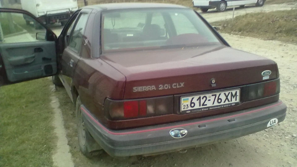 Ford Sierra 2.0 I ПРОДАМ ЗАПЧАСТИНИ 3