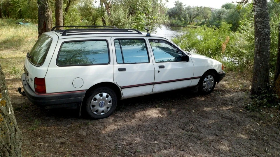 Ford Sierra 2.0 L OHC lucky car 3