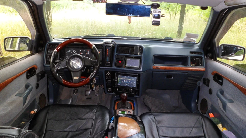 Ford Sierra 2.0 L OHC lucky car 4