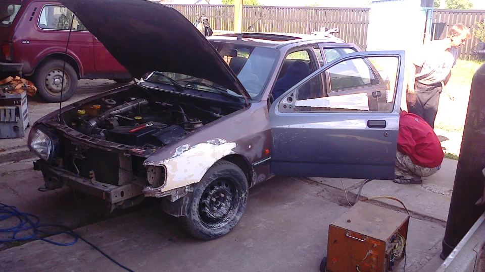 Ford Sierra 2.0i Бронзовий Сирник 3
