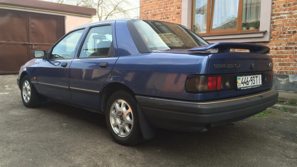 Ford Sierra 2.0i CLX 3