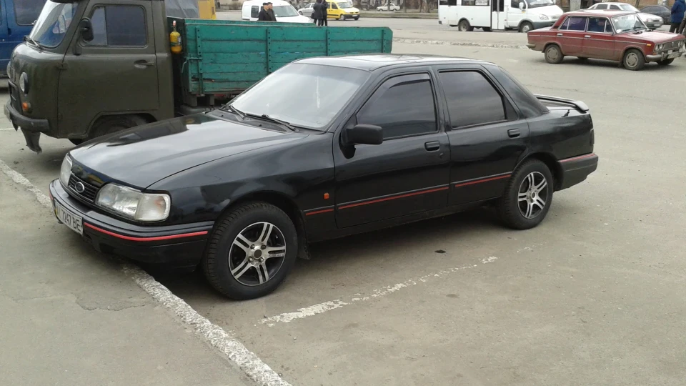 Ford Sierra 2.0i DOHC "Black Dragon" 4