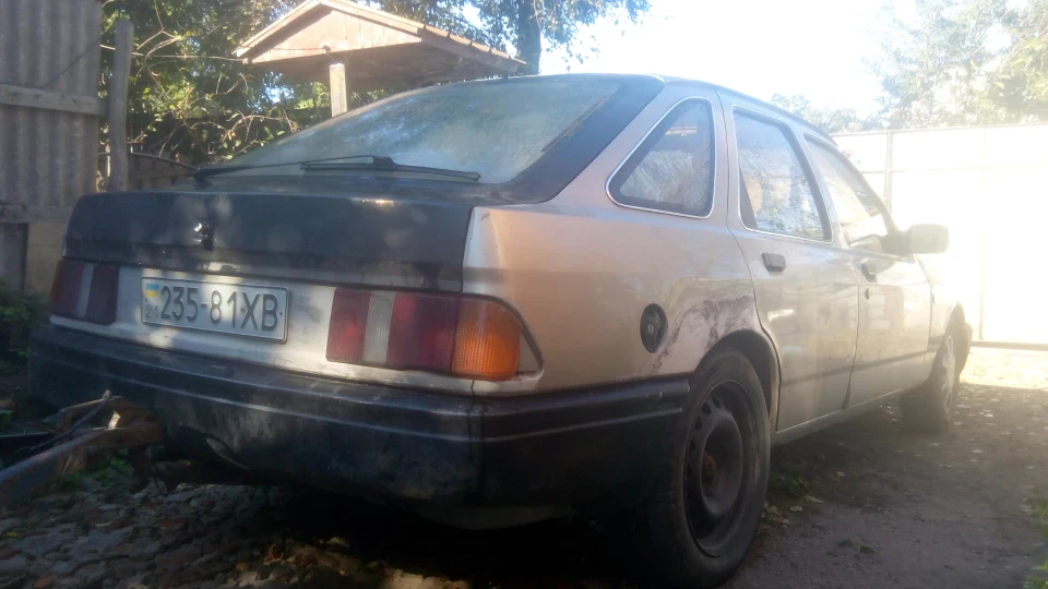 Ford Sierra 2.0i Ghia'83 5